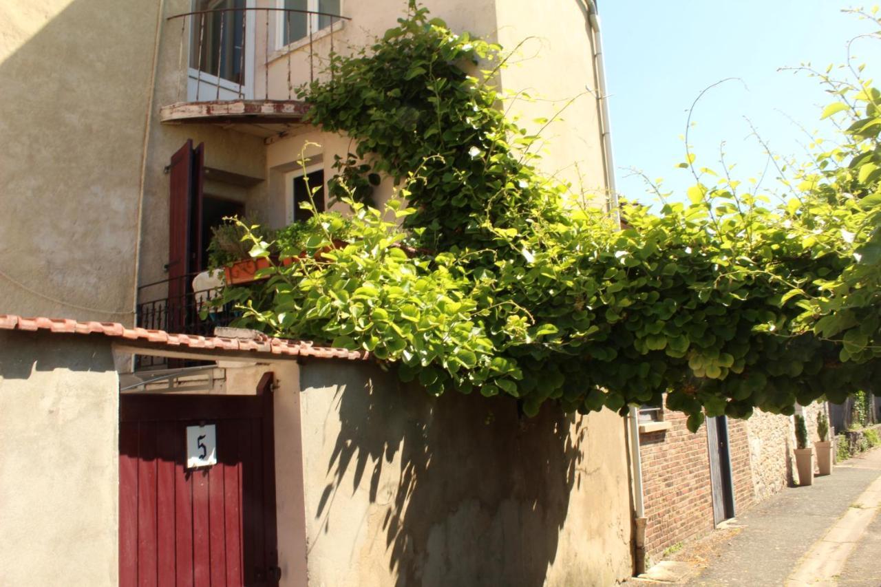 Gite Ancien Relais De Saint-Jacques 라로쉬기용 외부 사진