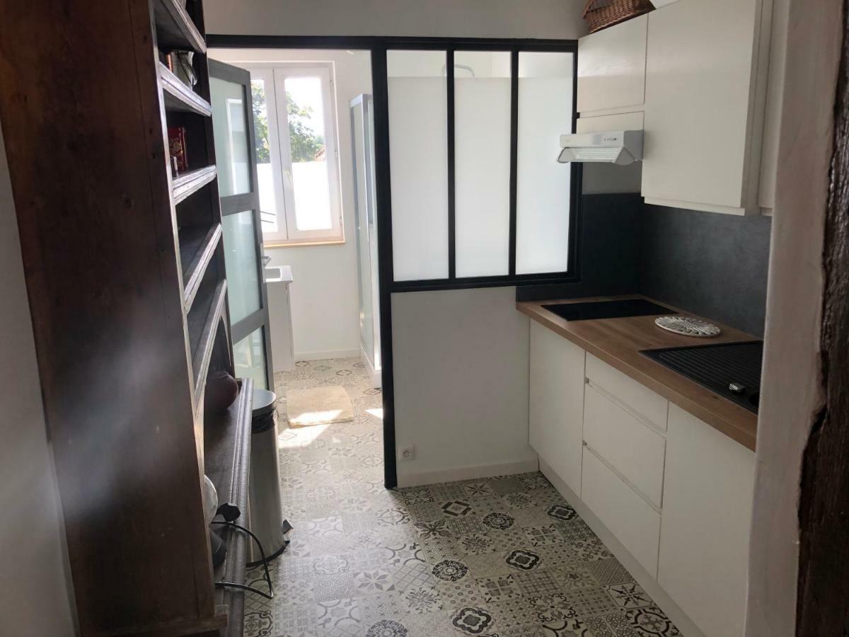 Gite Ancien Relais De Saint-Jacques 라로쉬기용 외부 사진